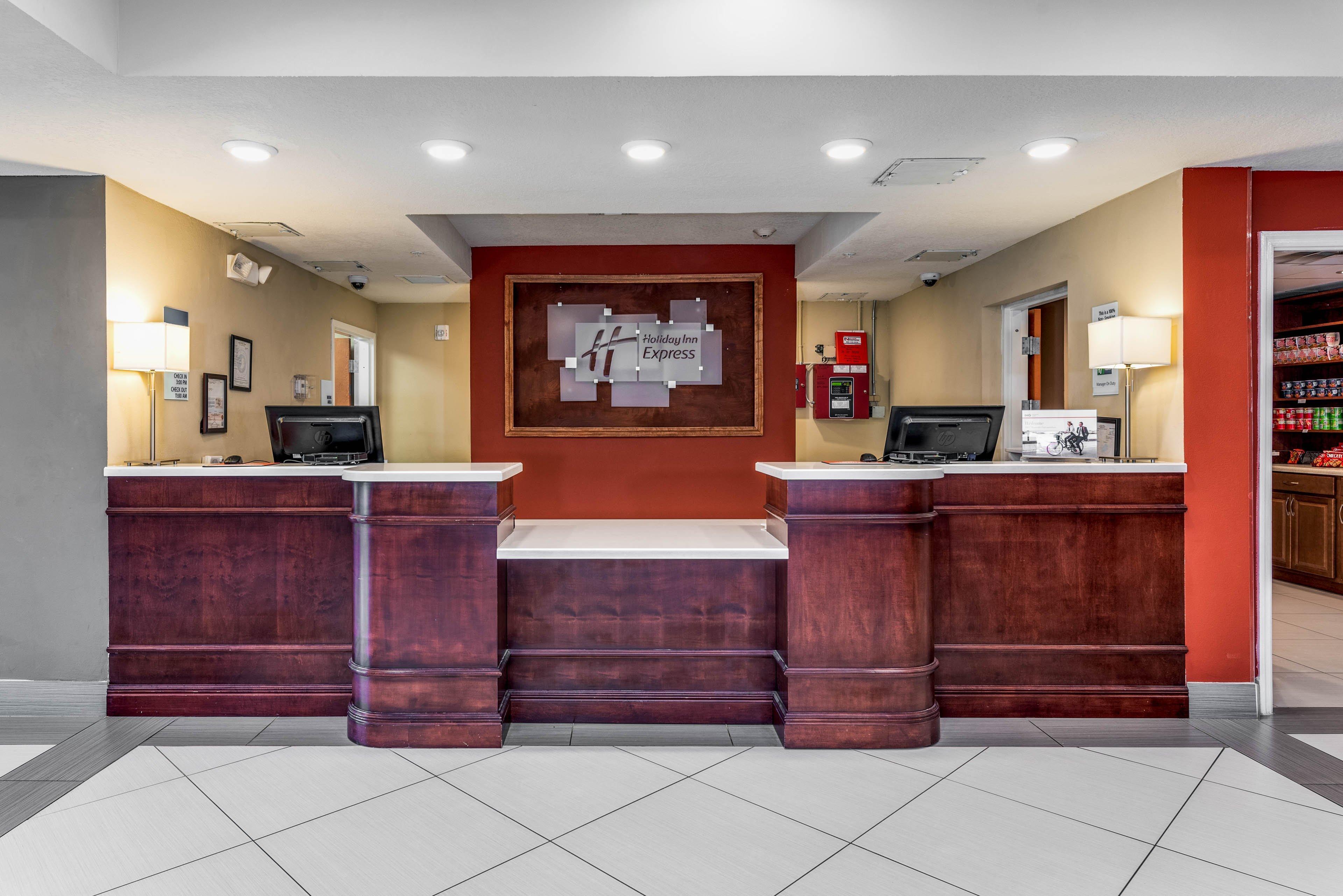 Holiday Inn Express & Suites Lantana By Ihg Exterior foto